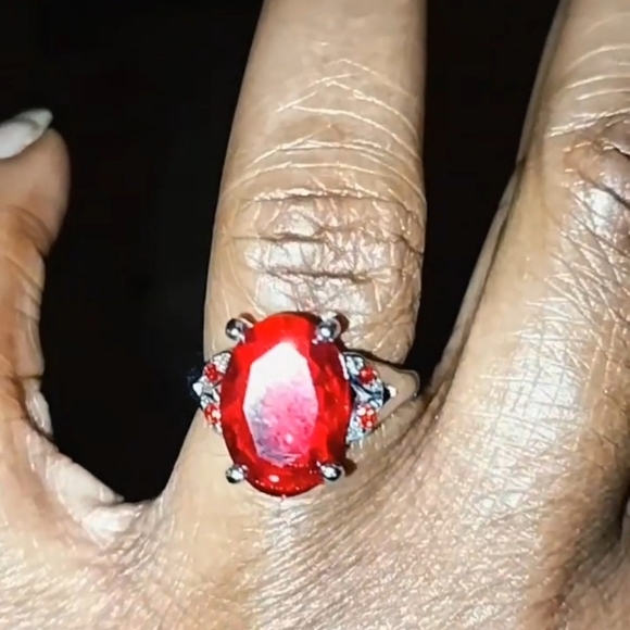 Elegant Red Gemstone Ring Sz 8